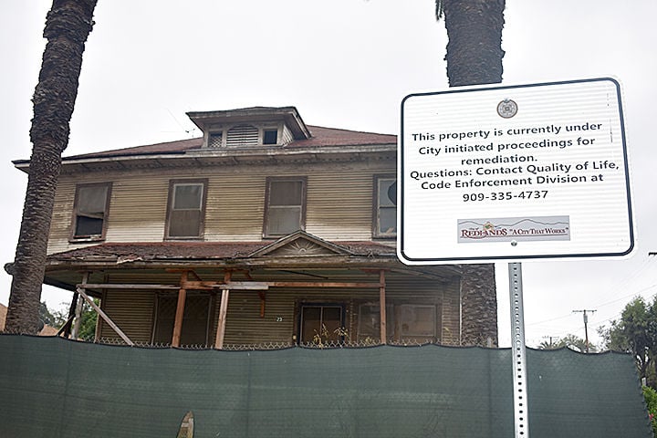 Apartment building at Olive Avenue and Grant Street